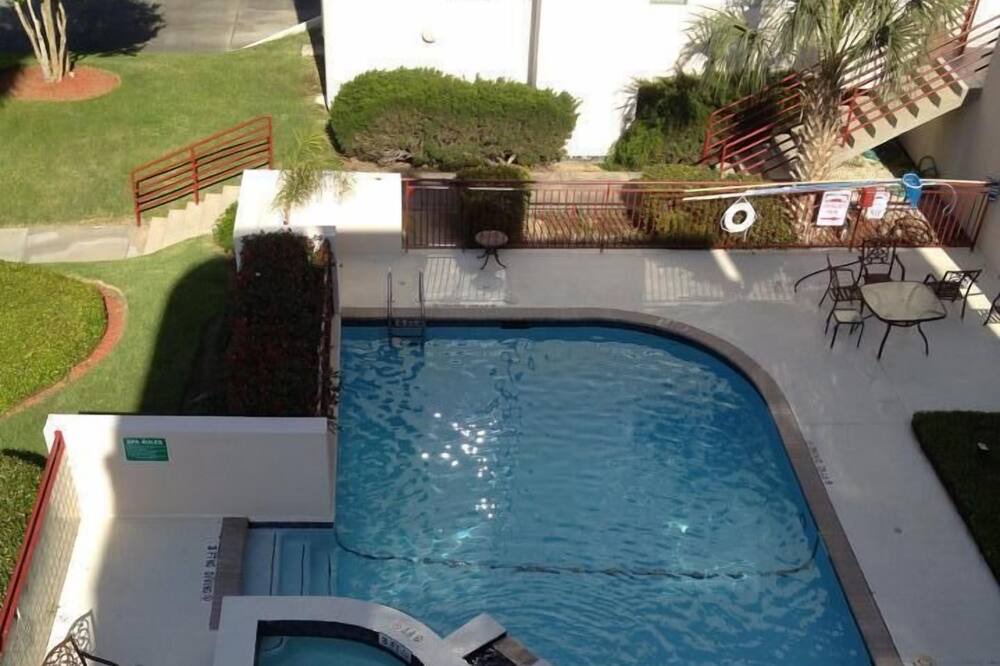Photo of Patio Balcony in Clear Lake Shores