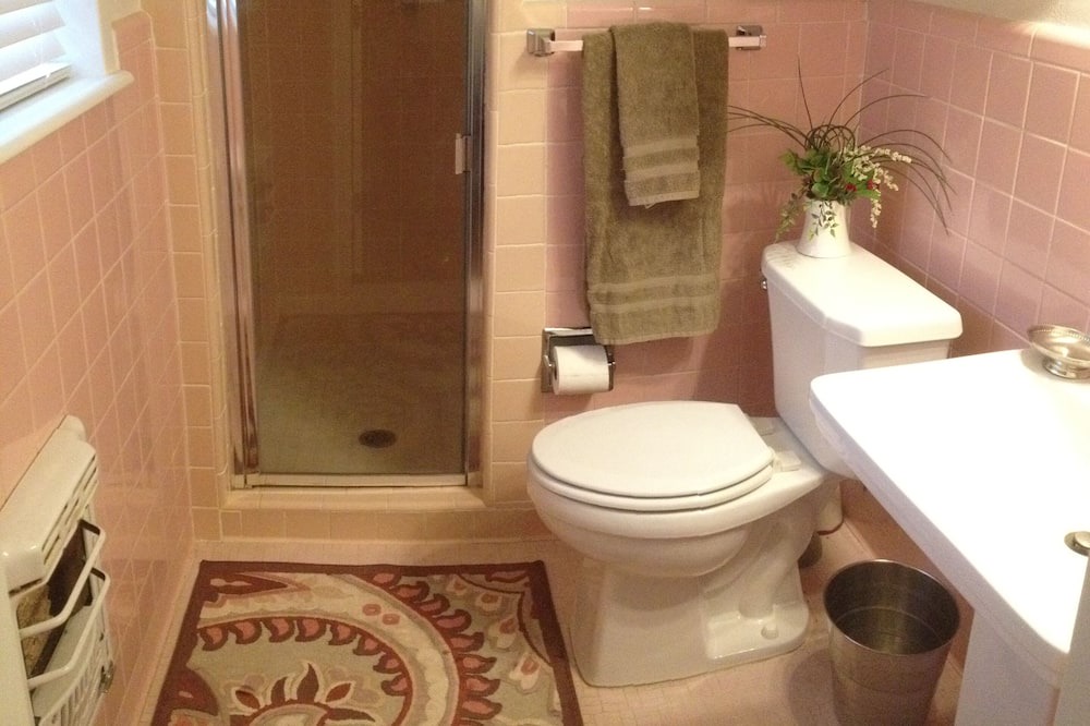 Photo of Bathroom in Redmond Terrace