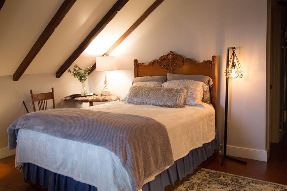 Photo of Bedroom in East Earl