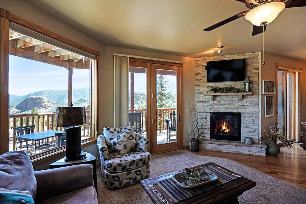 Photo of Livingroom in Estes Park