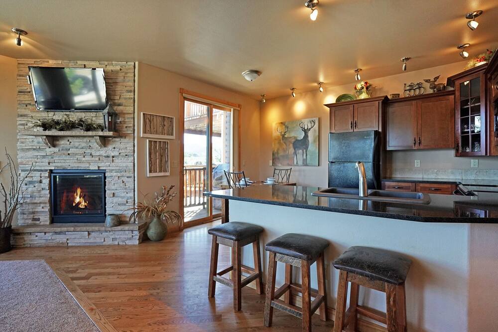 Photo of Livingroom in Estes Park