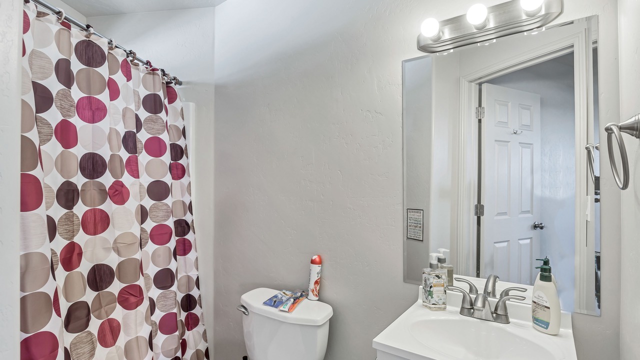 Photo of Bathroom in Lakeview