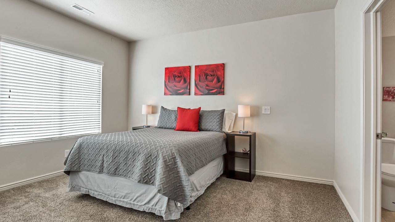 Photo of Bedroom in Lakeview