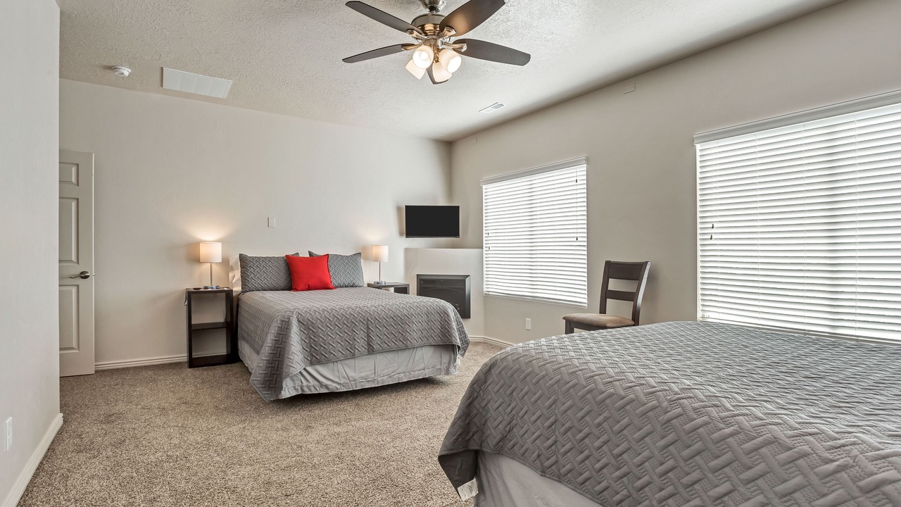 Photo of Bedroom in Lakeview