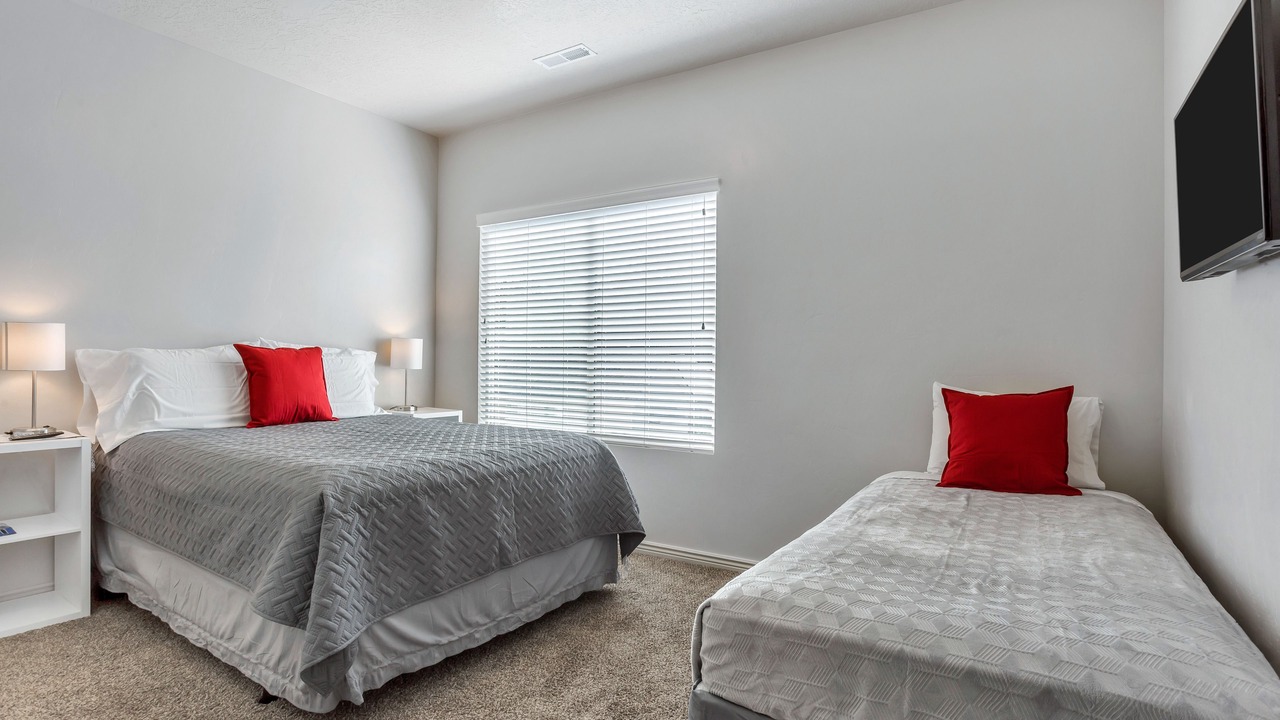 Photo of Bedroom in Lakeview