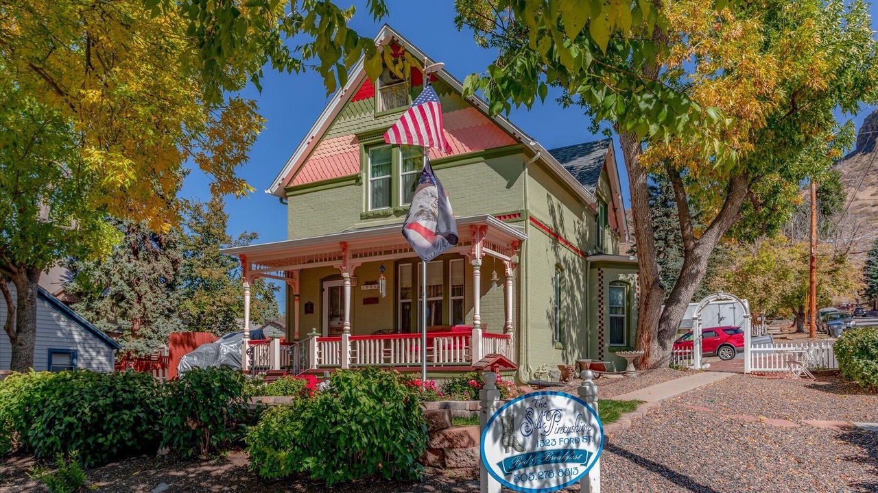 Photo of Outdoor in Golden