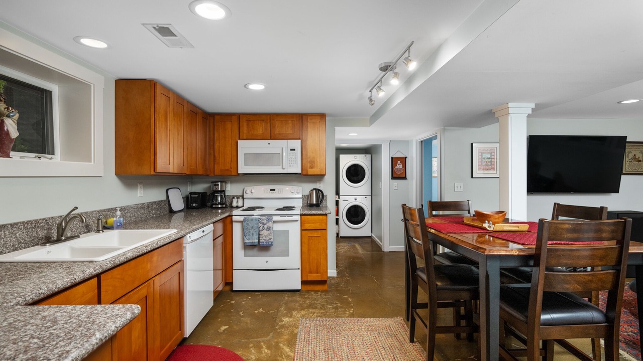 Photo of Kitchen in Hosford-Abernethy