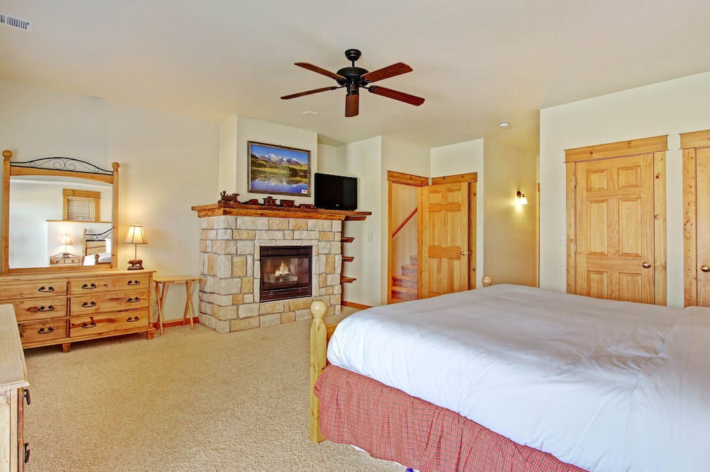 Photo of Livingroom in Estes Park
