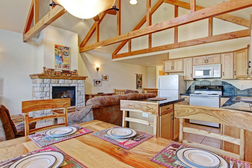 Photo of Livingroom in Estes Park
