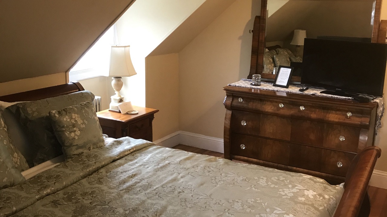 Photo of Bedroom in Edgewood