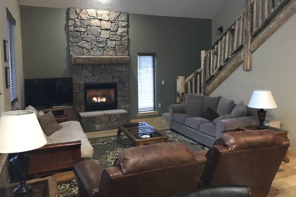 Photo of Livingroom in South Fork