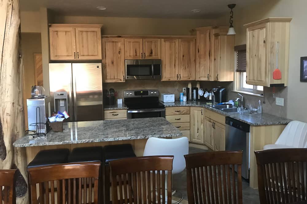 Photo of Kitchen in South Fork