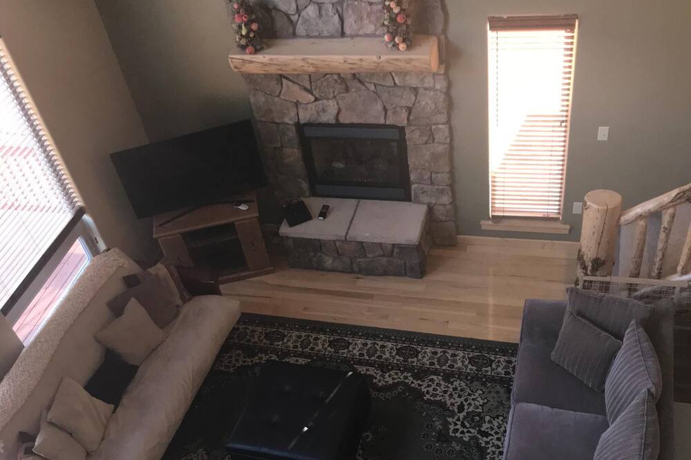 Photo of Livingroom in South Fork