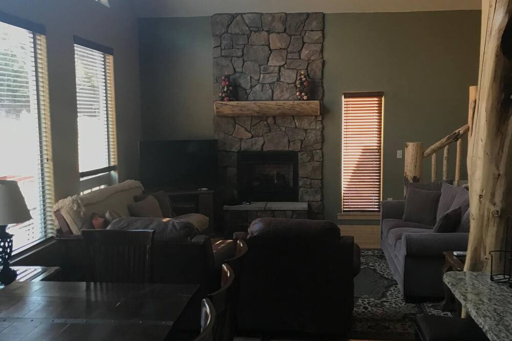 Photo of Bedroom in South Fork