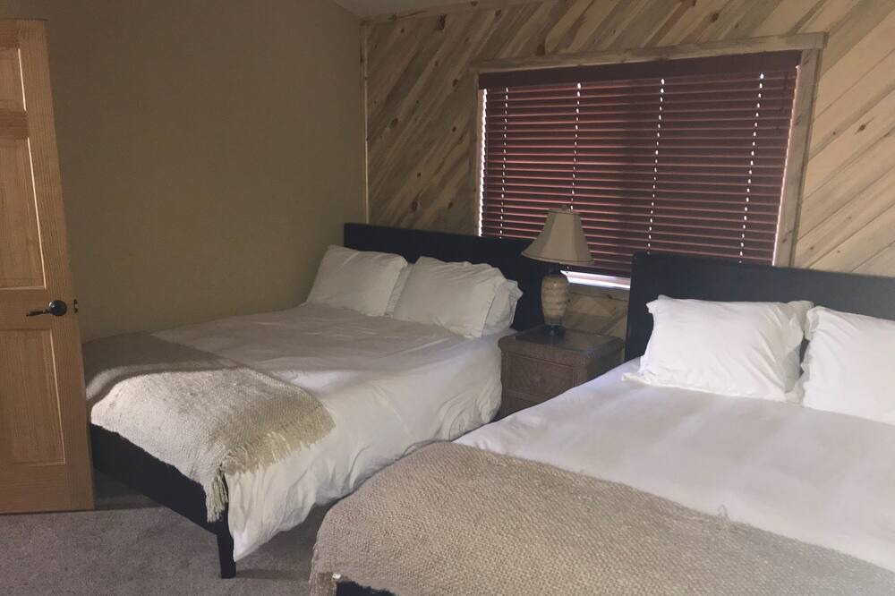 Photo of Bedroom in South Fork