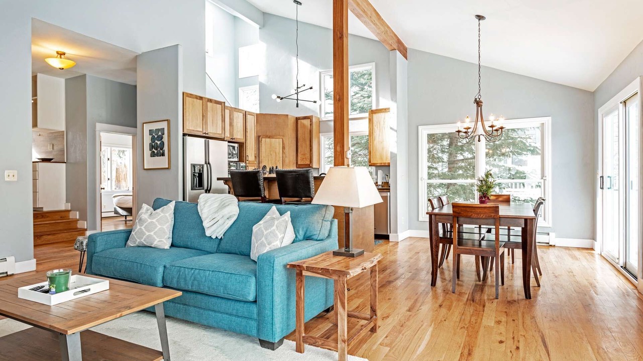 Photo of Livingroom in Avon