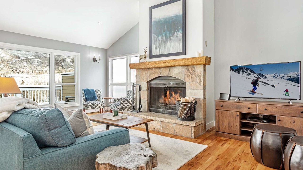 Photo of Livingroom in Avon