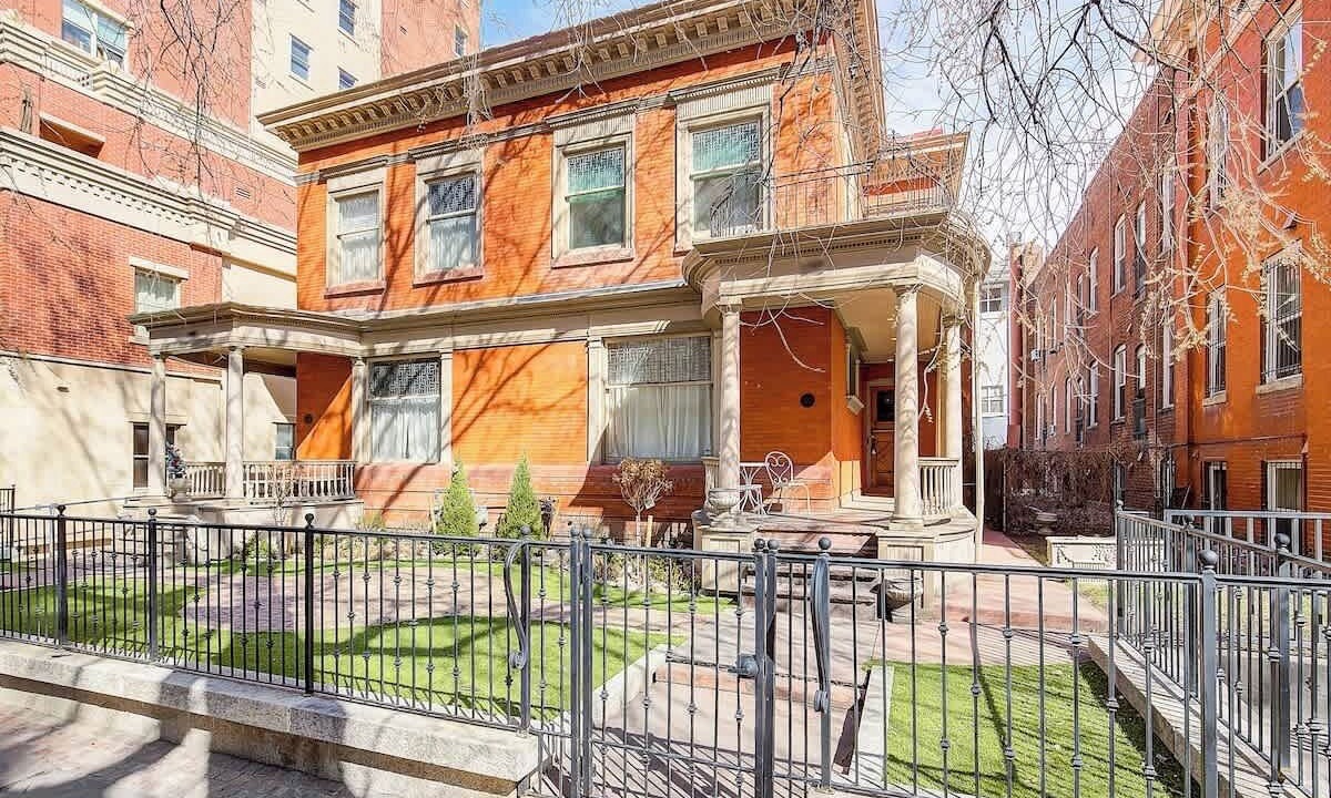 Photo of Outdoor in Uptown