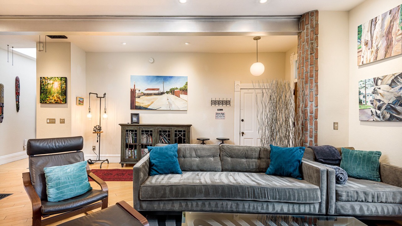 Photo of Livingroom in Curtis Park