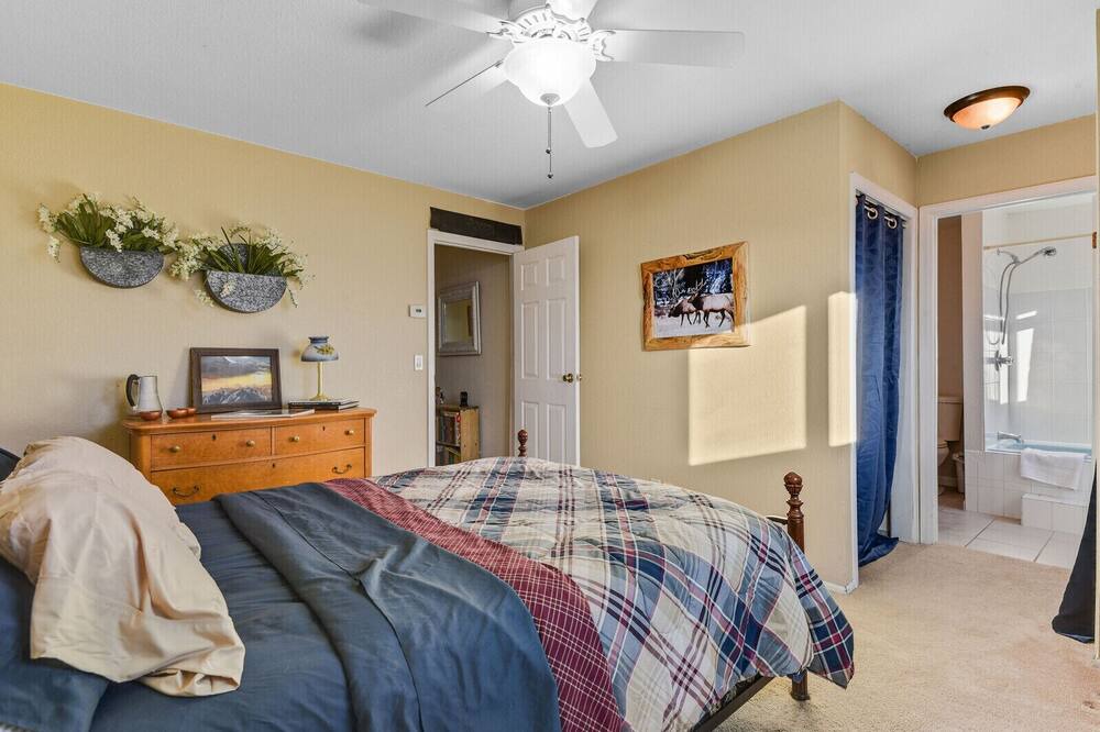 Photo of Bedroom in Grand View Estates