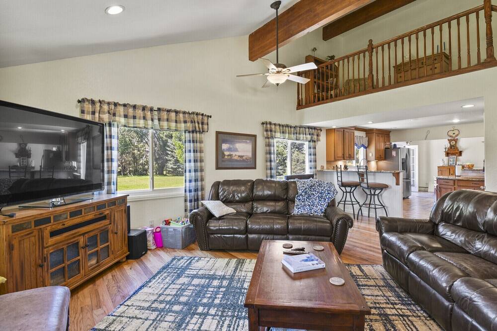 Photo of Livingroom in Grand View Estates