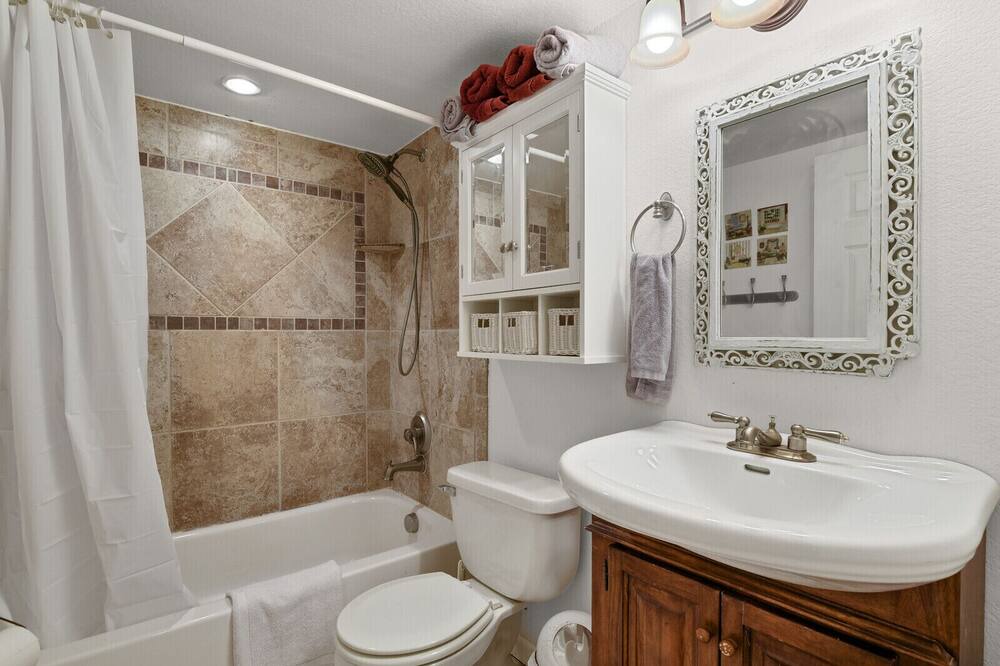 Photo of Bathroom in Grand View Estates