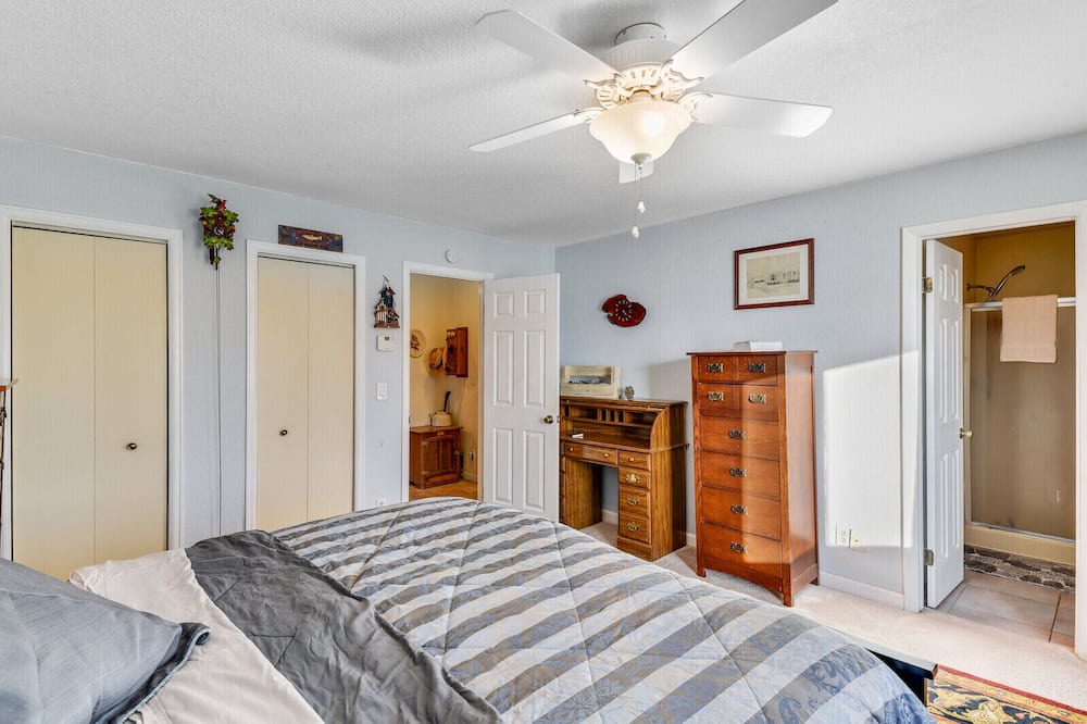 Photo of Bedroom in Grand View Estates
