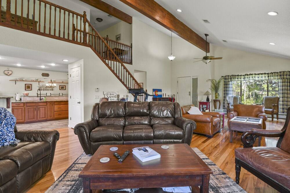 Photo of Livingroom in Grand View Estates