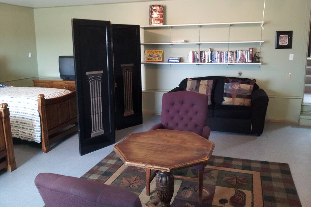 Photo of Livingroom in Divide
