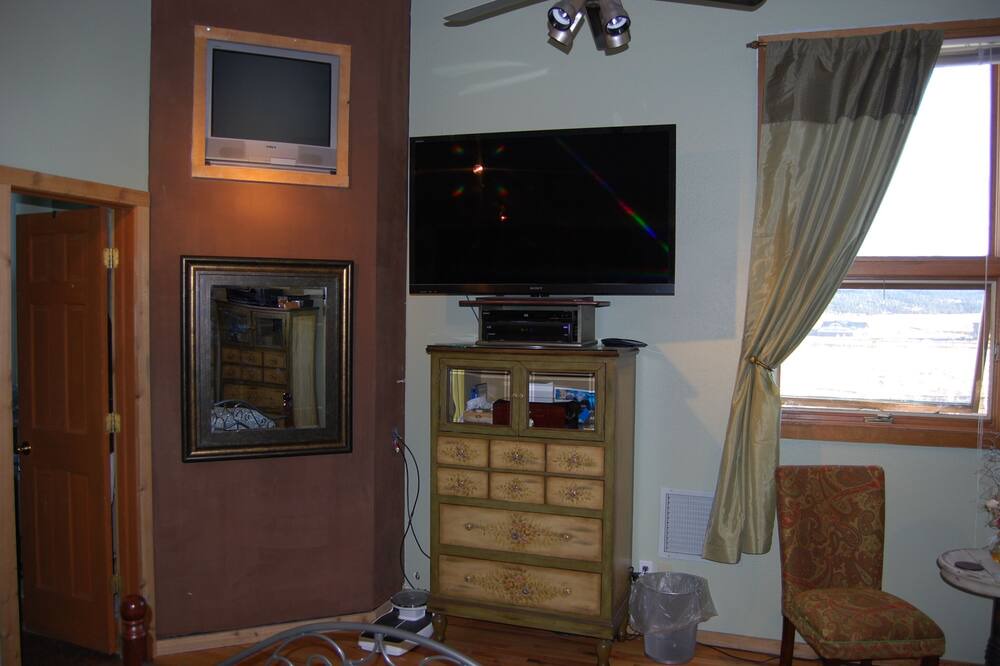 Photo of Bathroom in Divide