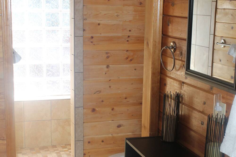 Photo of Bathroom in Ruidoso