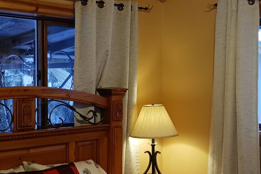 Photo of Bedroom in Shadow Mountain
