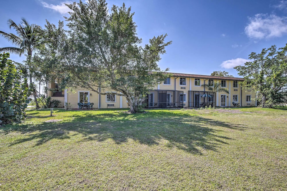 Photo of Outdoor in Naples