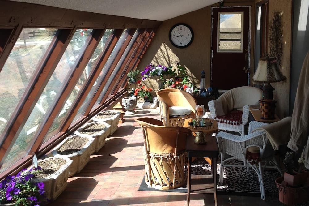 Photo of Livingroom in Divide