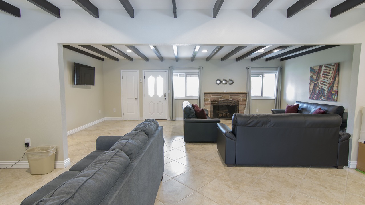 Photo of Livingroom in Southeast Anaheim