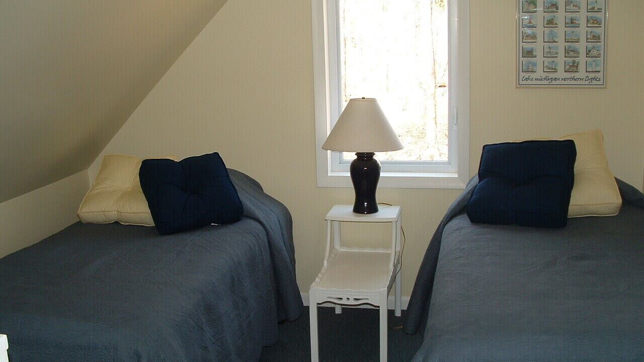 Photo of Bedroom in Maple City