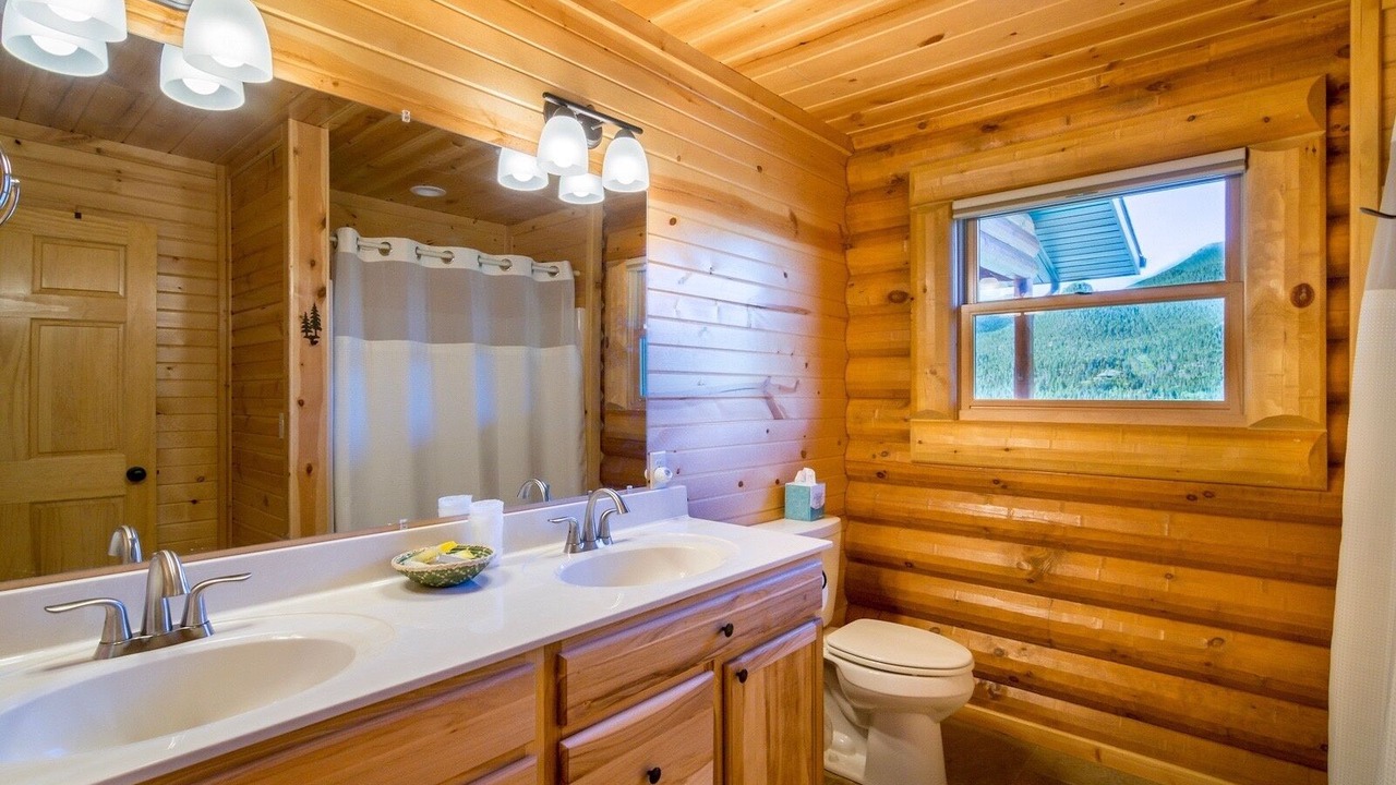Photo of Bathroom in Windcliff Estates