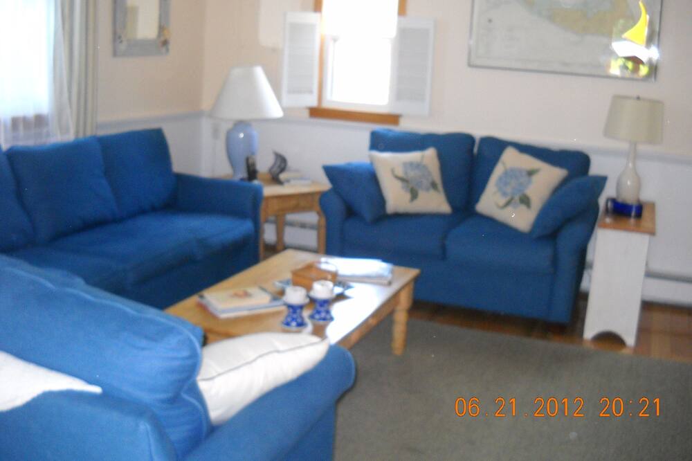 Photo of Livingroom in Nantucket Town