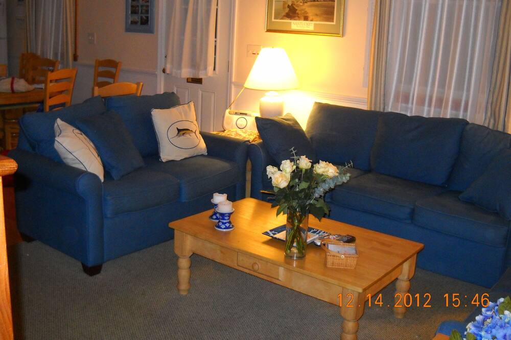 Photo of Livingroom in Nantucket Town