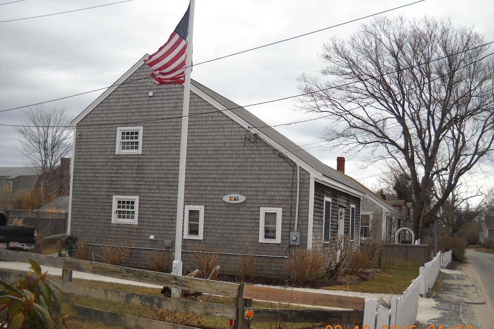 Photo of Others in Nantucket Town