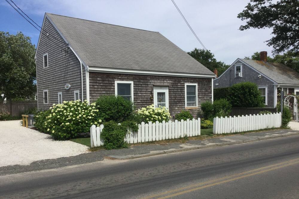 Photo of Others in Nantucket Town