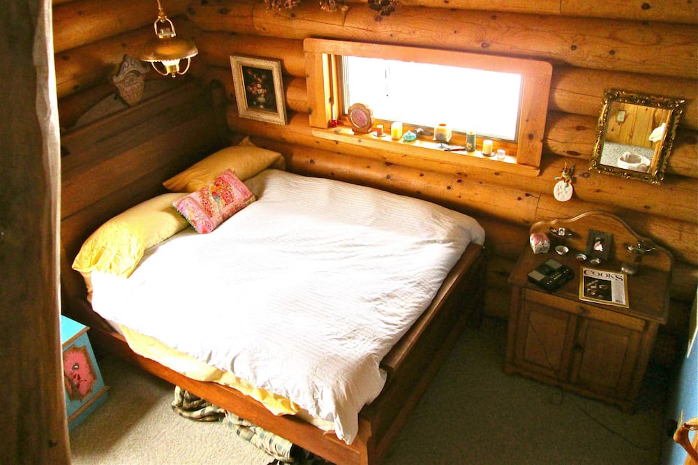 Photo of Bedroom in Missouri Heights