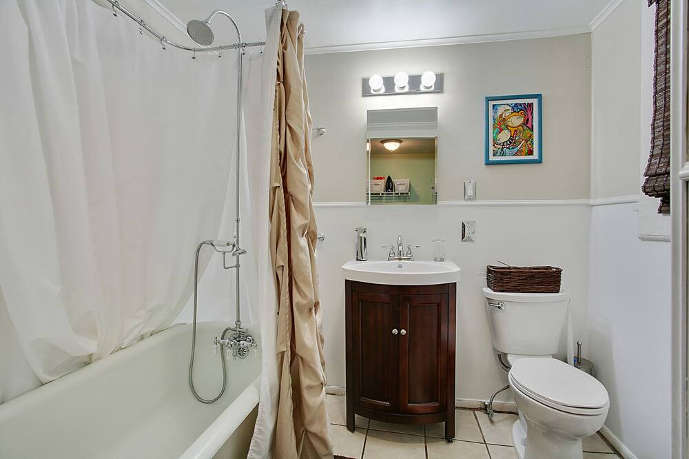 Photo of Bathroom in Algiers Point