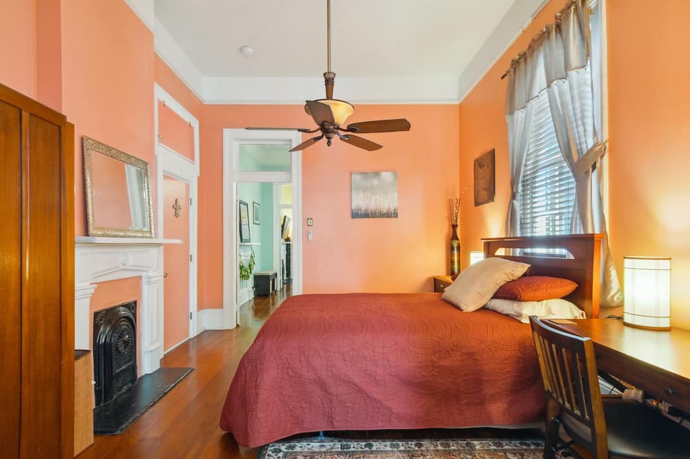 Photo of Bedroom in Algiers Point