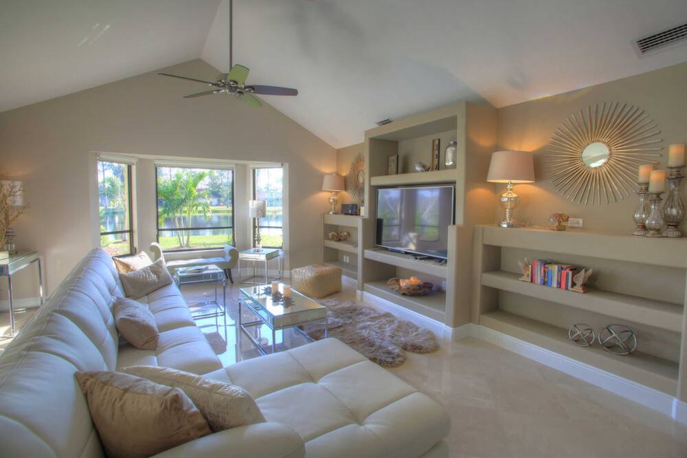 Photo of Bedroom in Kings Lake