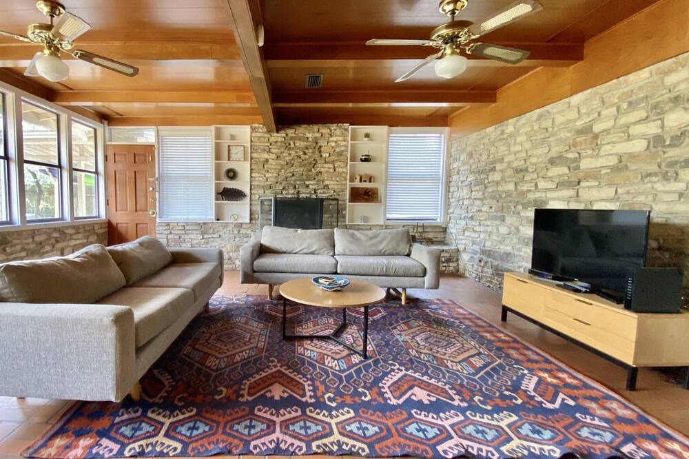 Photo of Bedroom in Bluffington