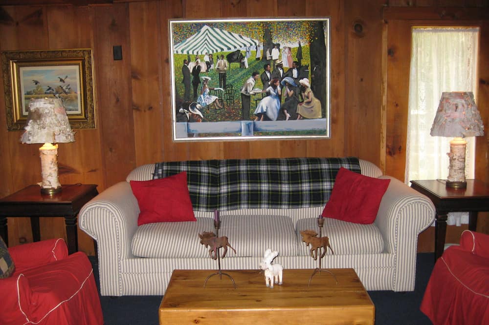 Photo of Livingroom in Johnsburg