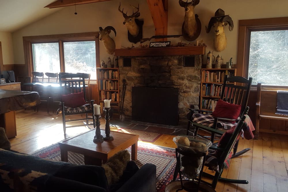 Photo of Livingroom in Johnsburg