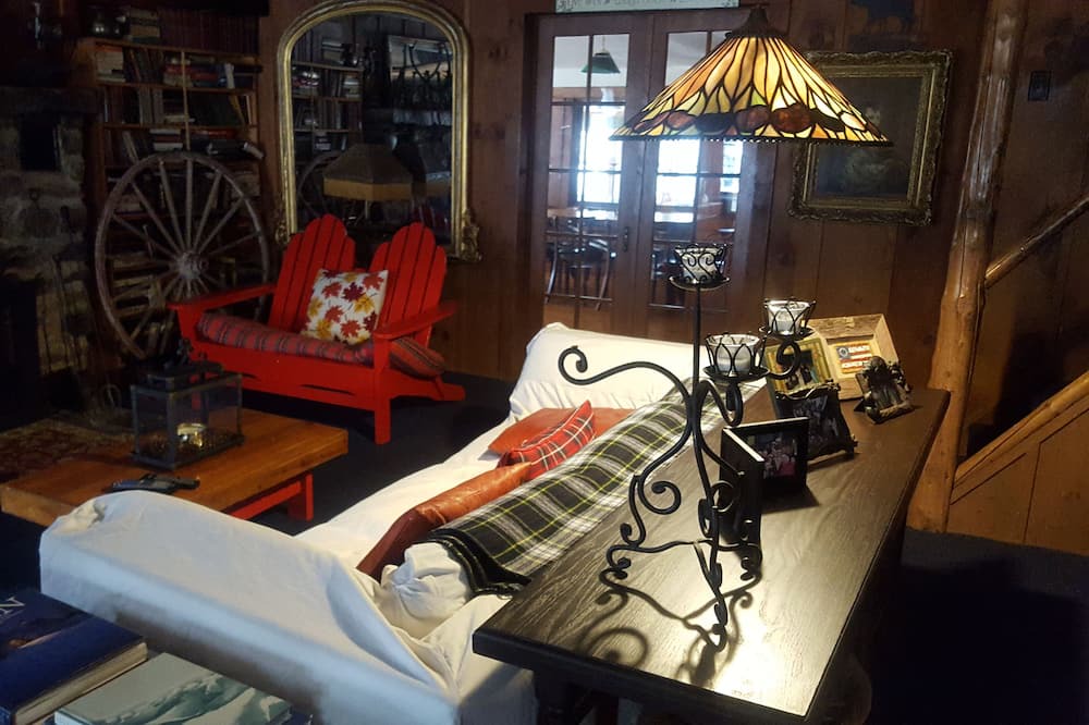 Photo of Livingroom in Johnsburg