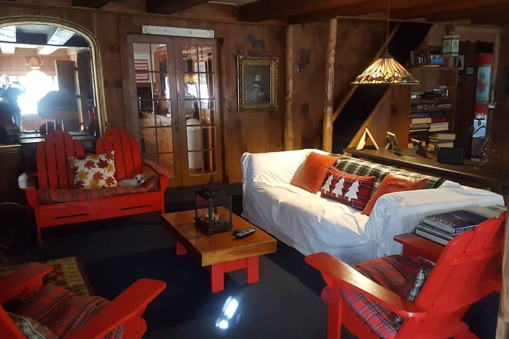Photo of Livingroom in Johnsburg